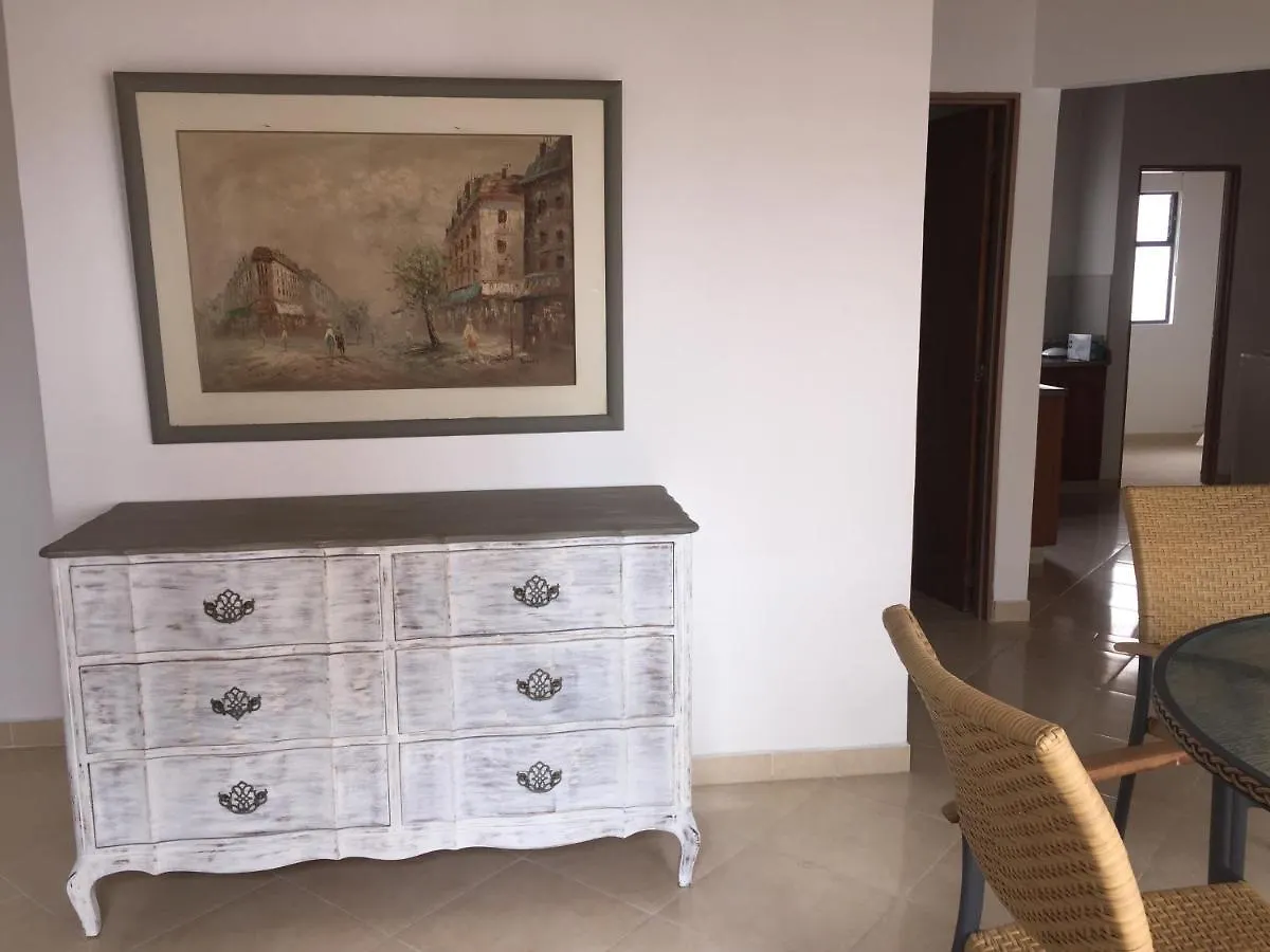 Excelente, moderno, amoblado y bien ubicado apartamento en Laureles, Medellín Colombia