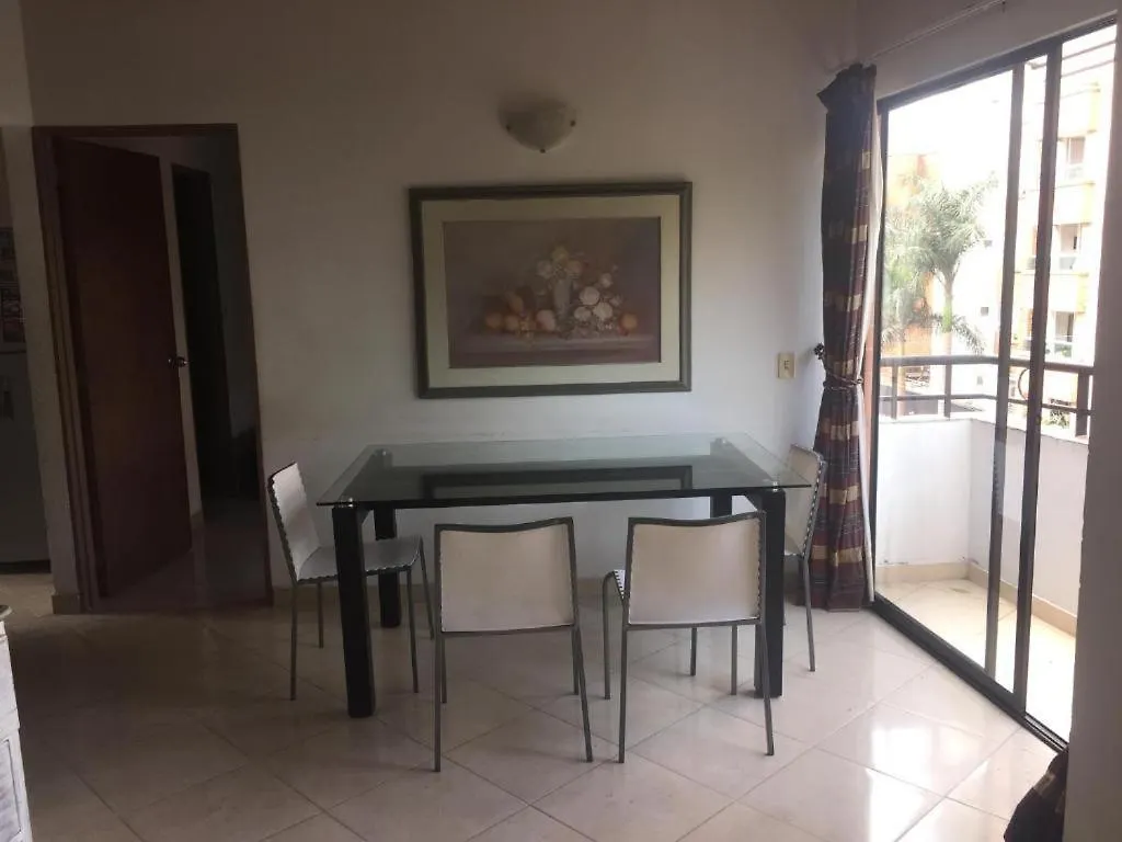 Excelente, moderno, amoblado y bien ubicado apartamento en Laureles, Medellín
