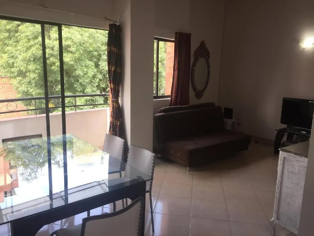 Excelente, moderno, amoblado y bien ubicado apartamento en Laureles, Medellín