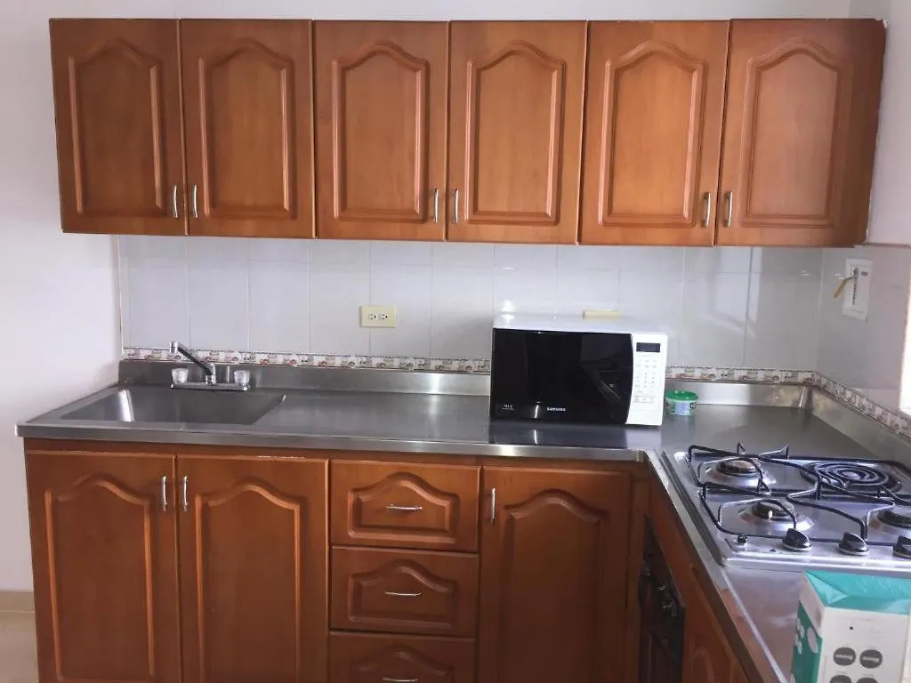 Excelente, moderno, amoblado y bien ubicado apartamento en Laureles, Medellín Colombia