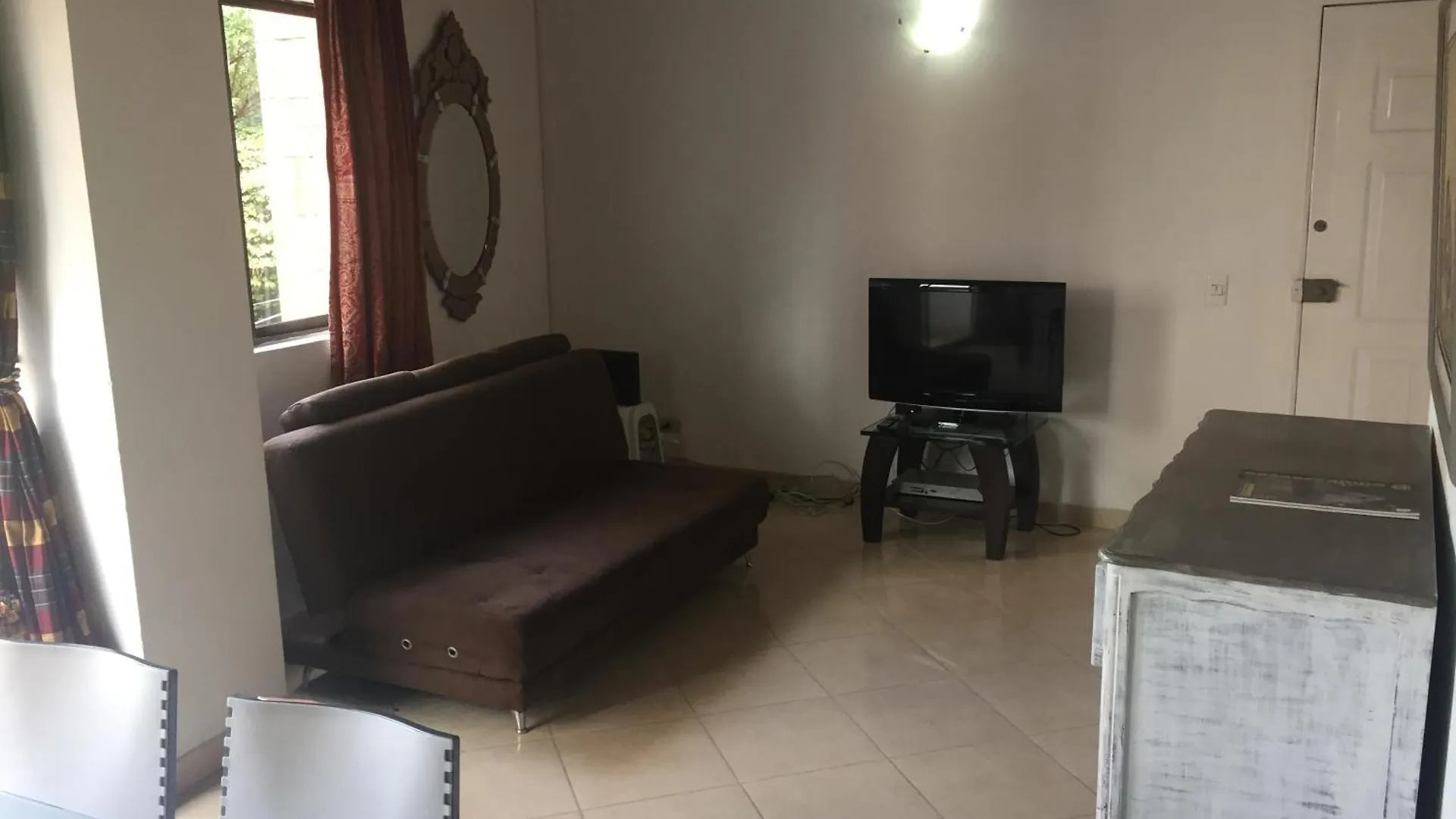 Excelente, moderno, amoblado y bien ubicado apartamento en Laureles, Medellín