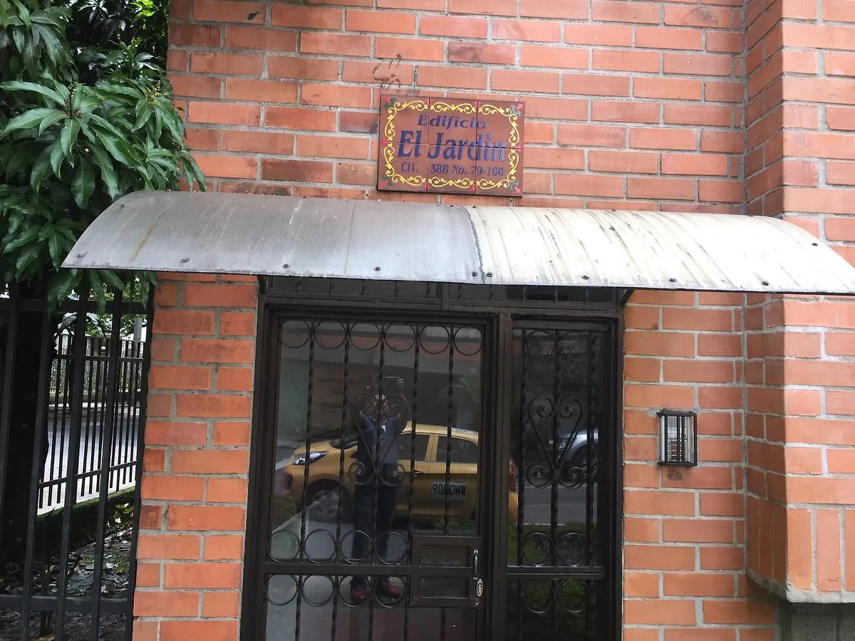 Excelente, moderno, amoblado y bien ubicado apartamento en Laureles, Medellín 0*,