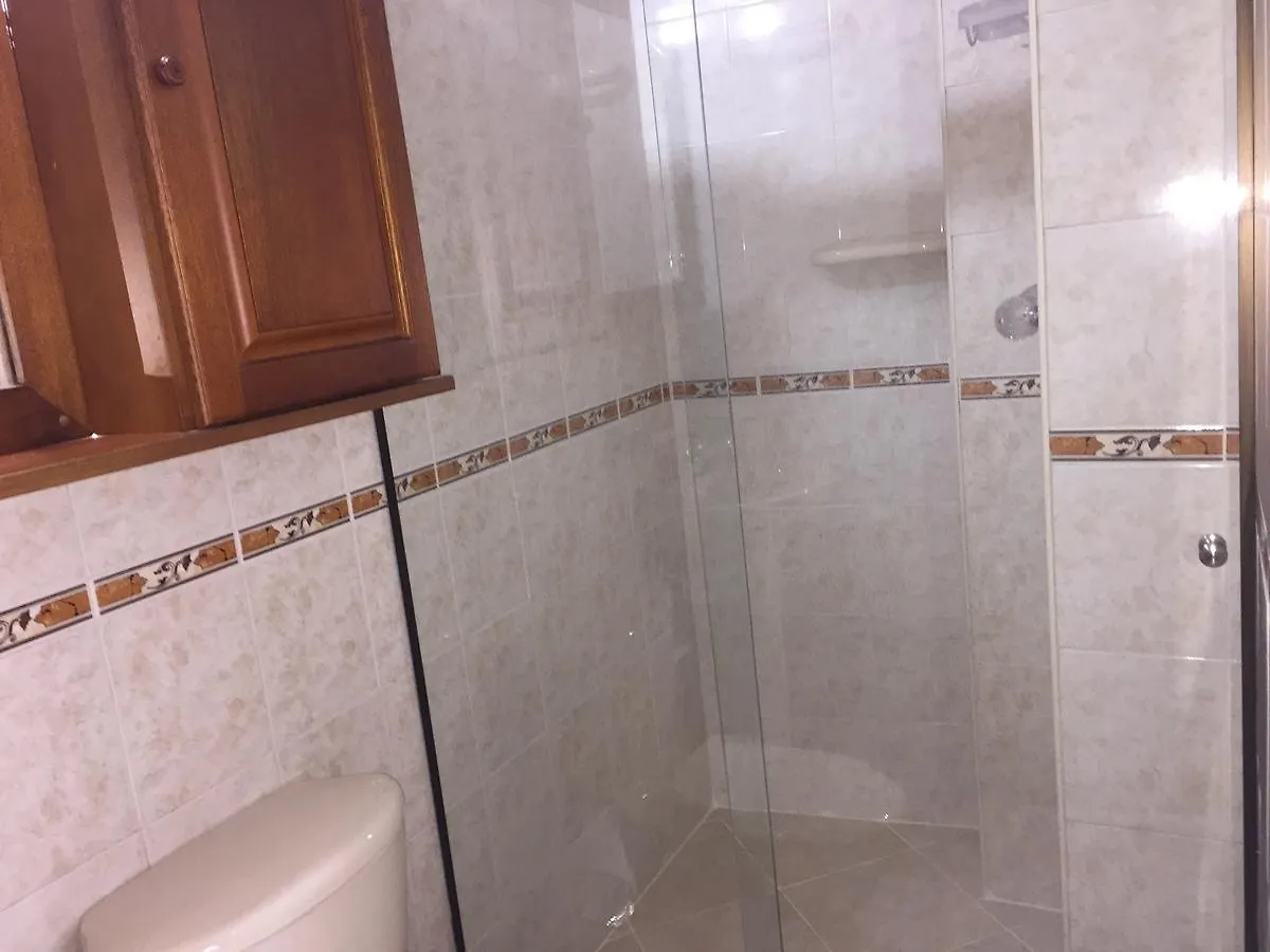 Excelente, moderno, amoblado y bien ubicado apartamento en Laureles, Medellín