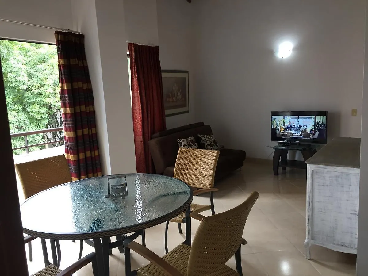 Excelente, moderno, amoblado y bien ubicado apartamento en Laureles, Medellín