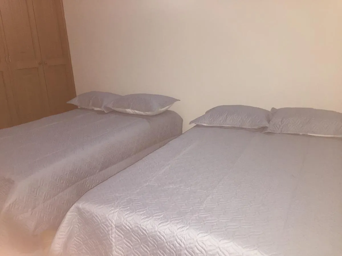 Excelente, moderno, amoblado y bien ubicado apartamento en Laureles, Medellín 0*,  Colombia