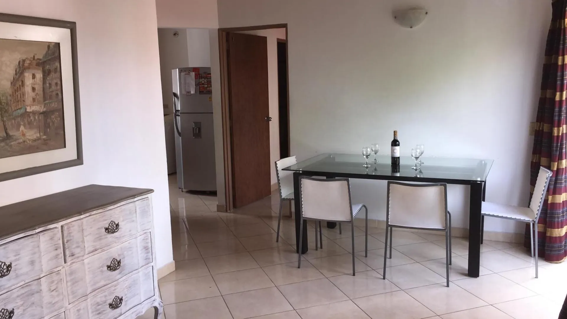 Bueno Y Amplio Apartamento En El Barrio Mas Cool Del Mundo , Laureles Medellin Apartment