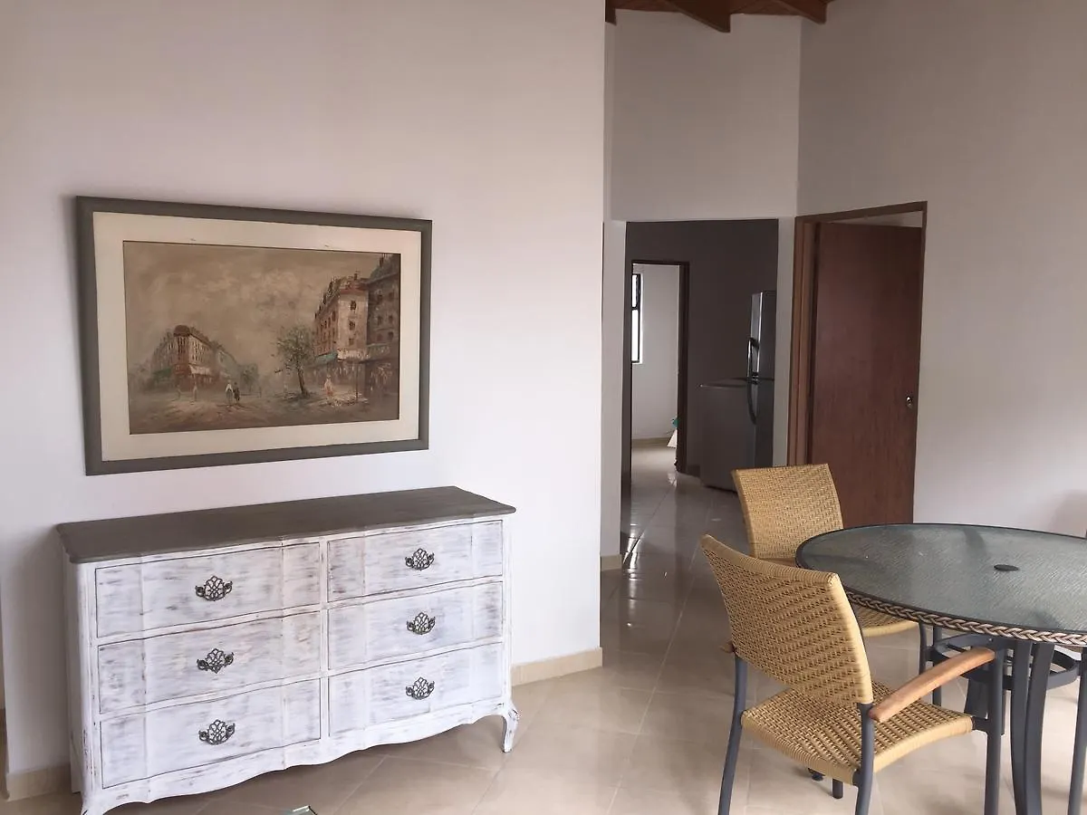 Bueno Y Amplio Apartamento En El Barrio Mas Cool Del Mundo , Laureles Medellin Apartment